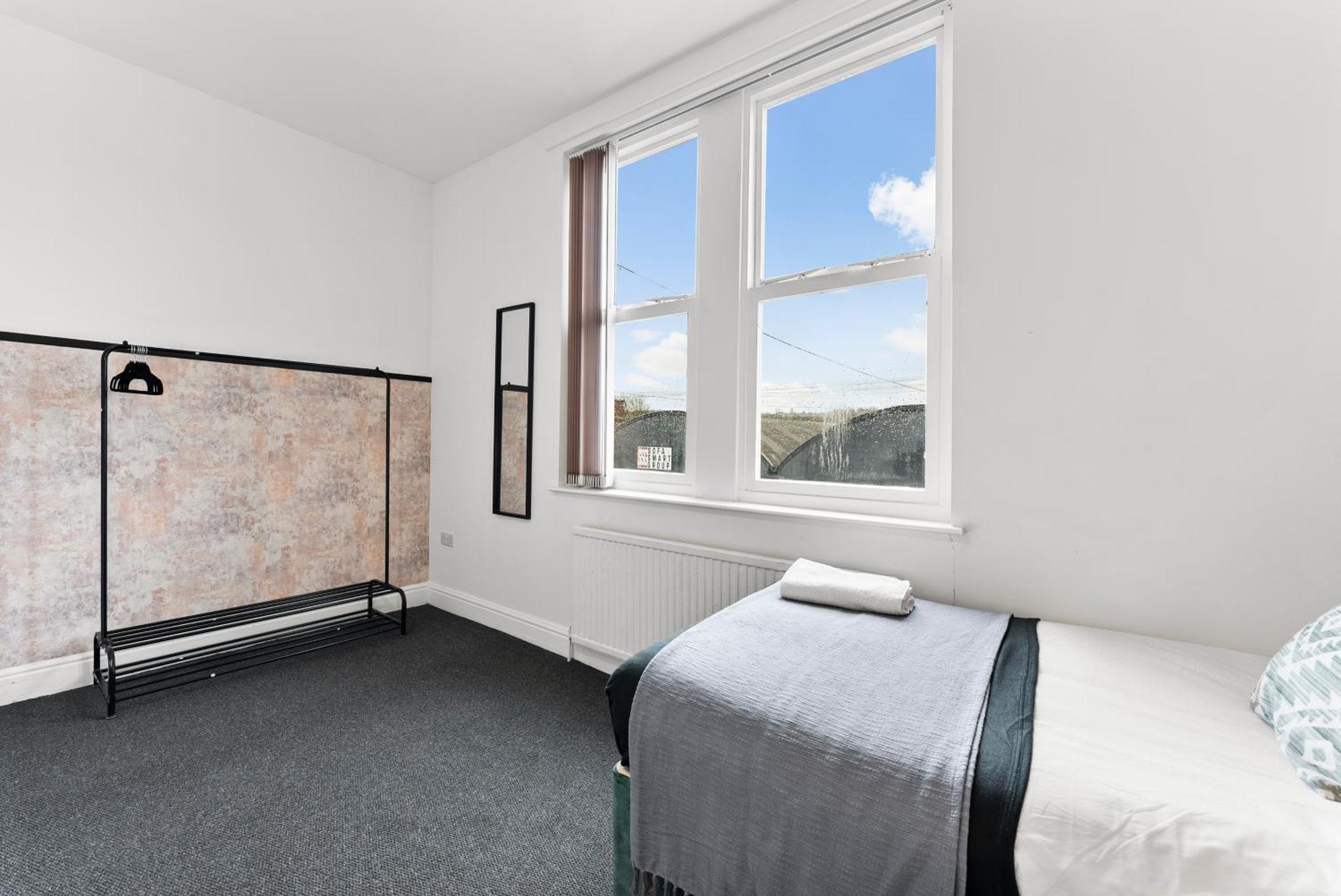 20 Percent Off! Stylish Sheffield Abode Sleeps 12 Apartment Екстериор снимка