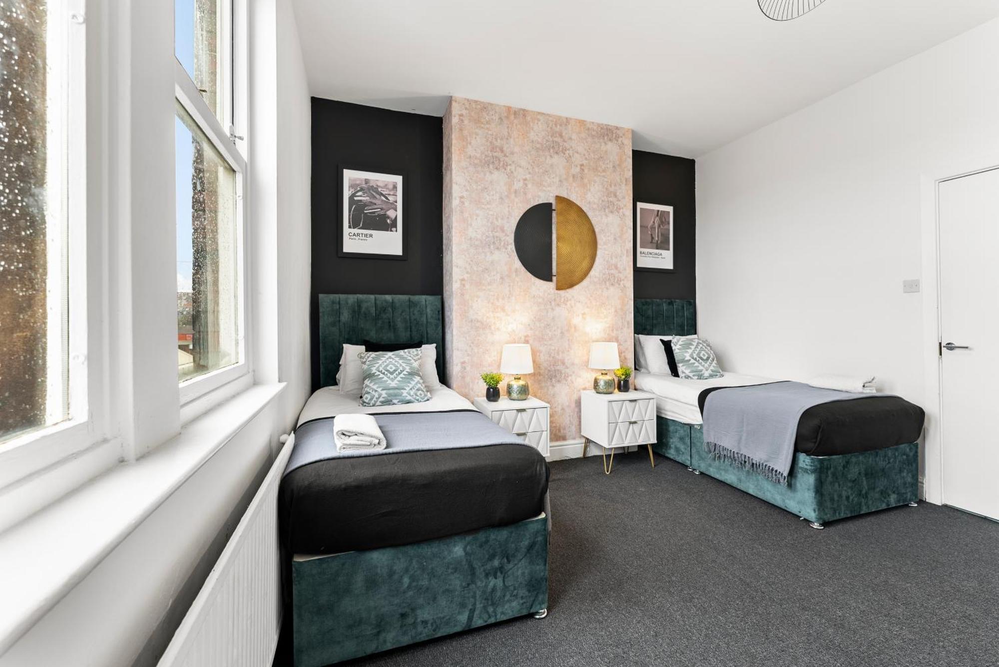 20 Percent Off! Stylish Sheffield Abode Sleeps 12 Apartment Екстериор снимка